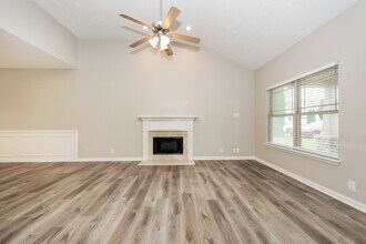 2328 Cason Trail in Murfreesboro, TN - Foto de edificio - Building Photo