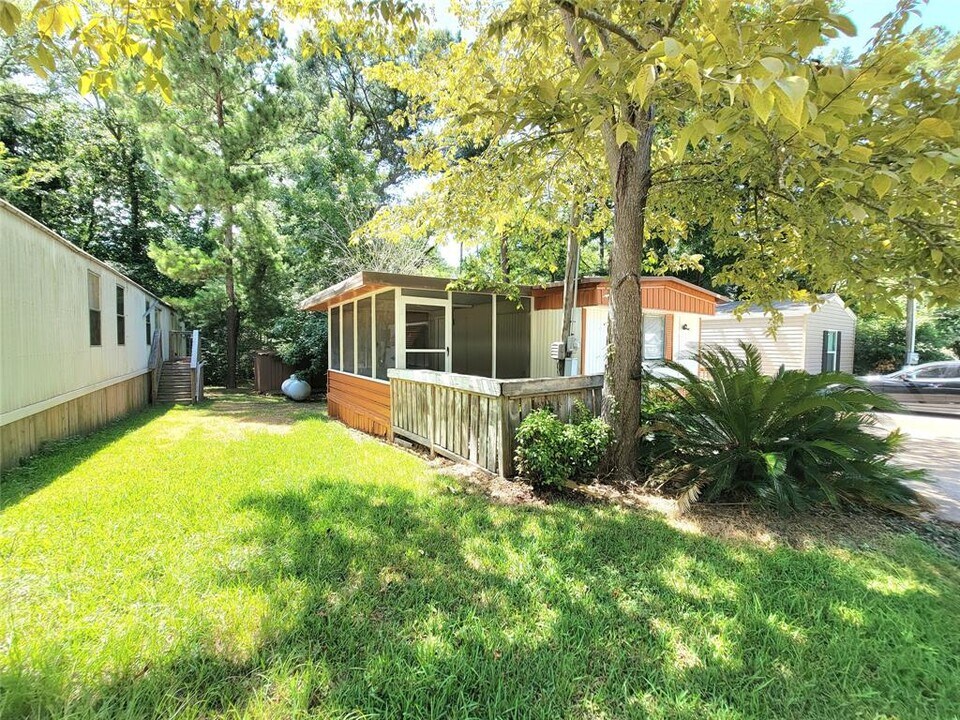14245 Ravine in Willis, TX - Building Photo