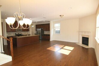 8305 Harlond Way in Suwanee, GA - Building Photo - Building Photo