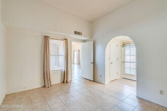 4504 W Pyracantha Dr in Tucson, AZ - Building Photo - Building Photo