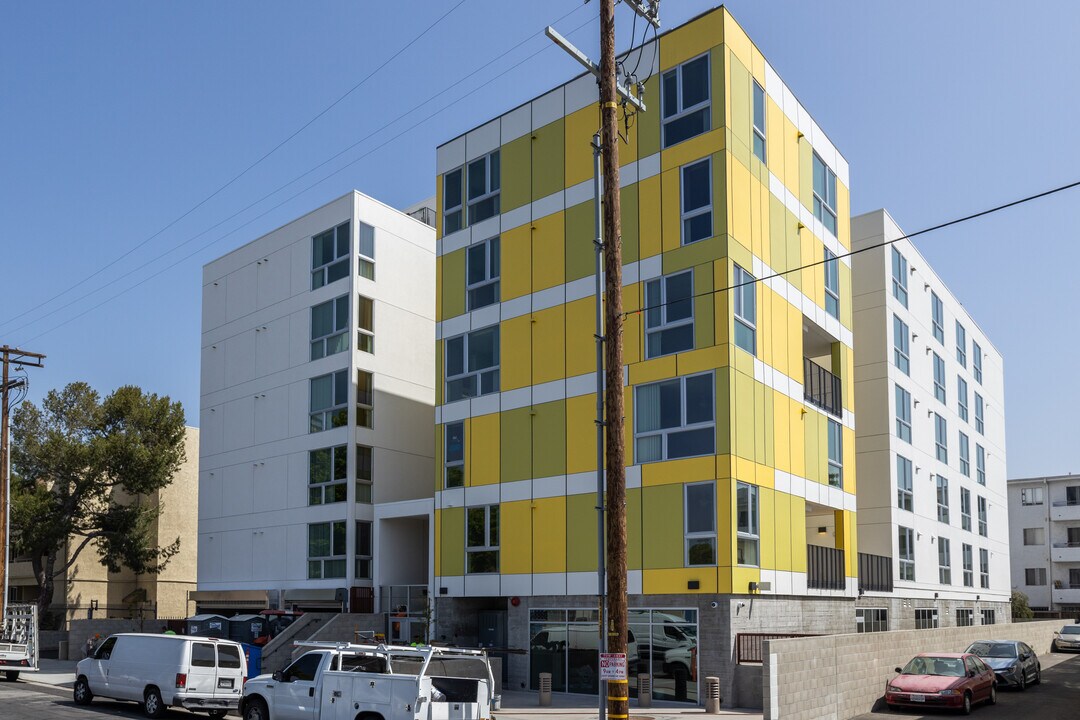 Vista Ballona in Los Angeles, CA - Foto de edificio