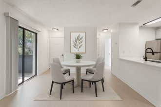 Vista Bay in Jacksonville, FL - Building Photo - Building Photo