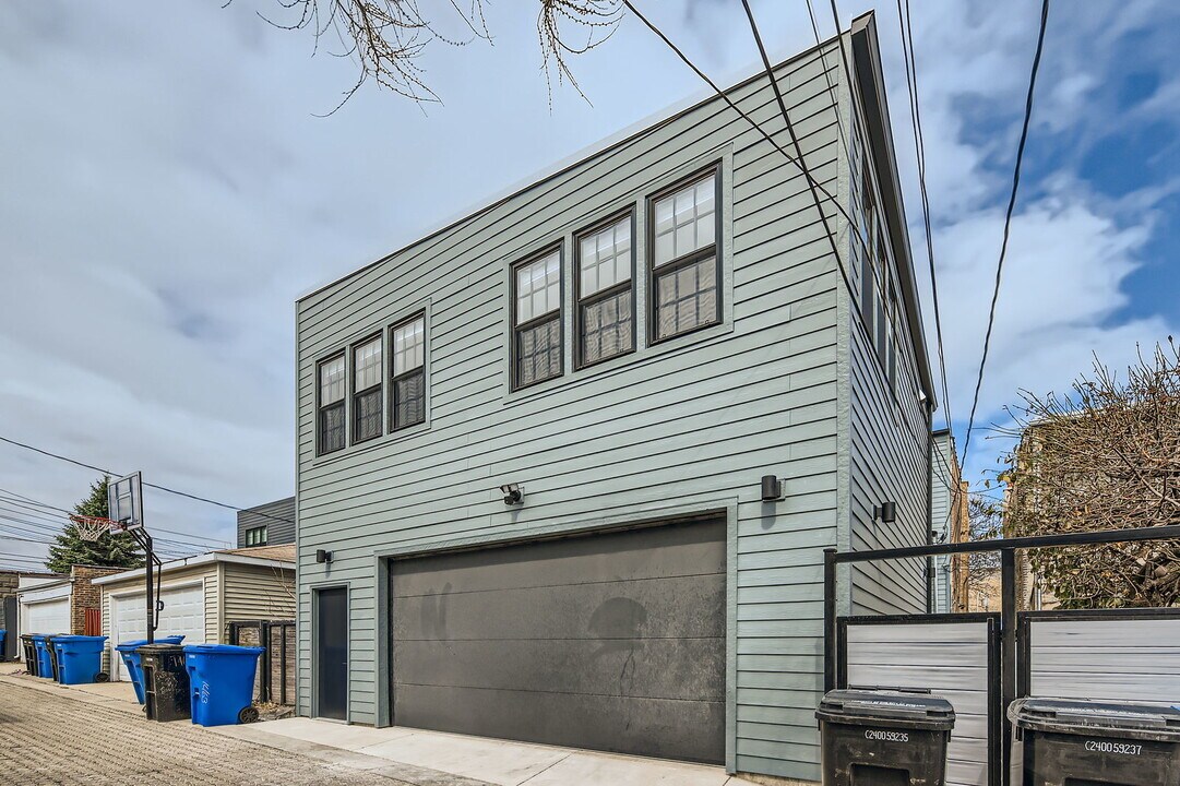 1463 W Gregory St in Chicago, IL - Building Photo