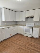 3 Robin Rd in Windsor, CT - Building Photo - Building Photo
