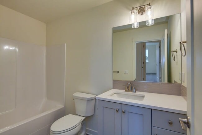 2549 NE Purcell Blvd in Bend, OR - Building Photo - Building Photo