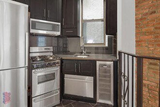 250 Mott St in New York, NY - Building Photo - Building Photo