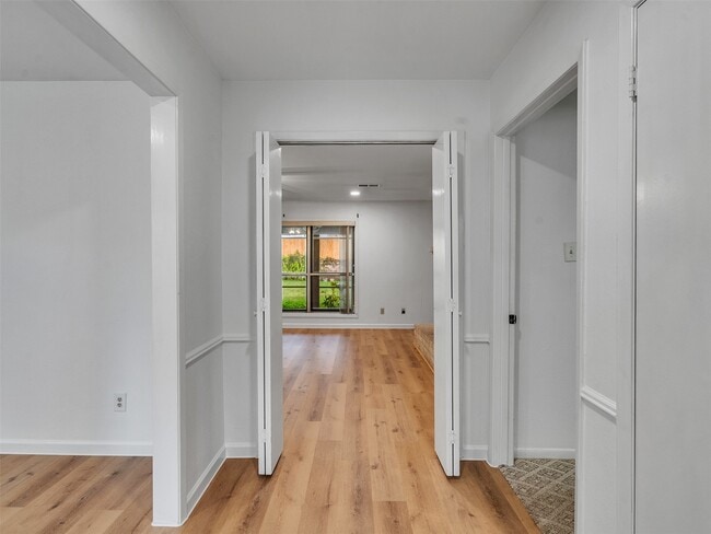 property at 418 Oakhill Dr