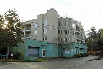 Blakely Place Condominiums in Seattle, WA - Building Photo - Building Photo