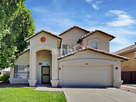 7227 E Navarro Ave in Mesa, AZ - Building Photo