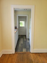 76 Lanvale Ave, Unit 2 in Asheville, NC - Foto de edificio - Building Photo