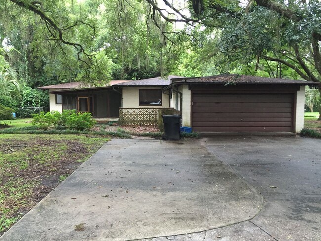 10 SW 23 Dr in Gainesville, FL - Building Photo - Building Photo