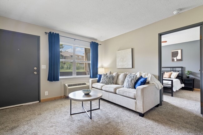 Crosswinds Villas in Wichita, KS - Building Photo - Building Photo