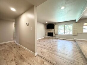 5011 Jennings Way in Sacramento, CA - Building Photo - Building Photo