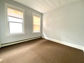 311 Magnolia St, Unit 1R in Highland Park, NJ - Building Photo - Building Photo
