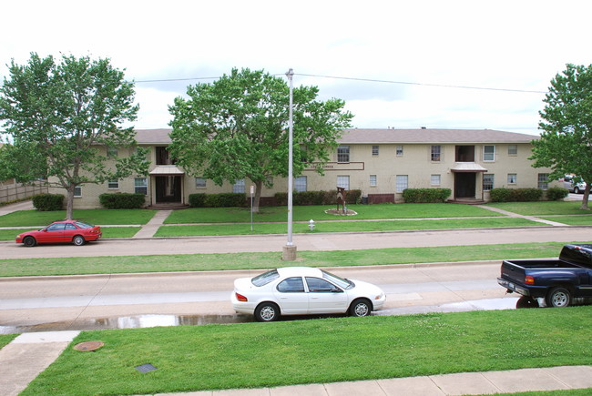 Sandpiper Apartments in Richardson, TX - Building Photo - Building Photo