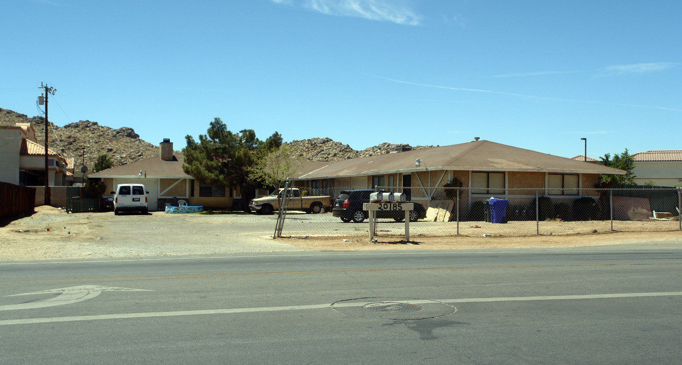 20185 Thunderbird Rd in Apple Valley, CA - Building Photo