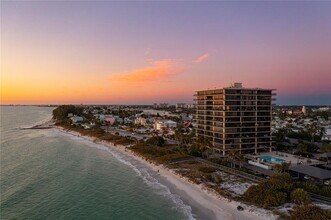 7650 Bayshore Dr in Treasure Island, FL - Building Photo - Building Photo