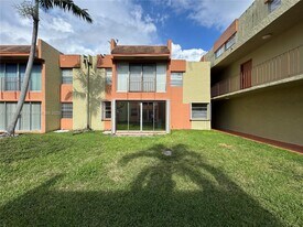 9390 W Flagler St in Miami, FL - Building Photo