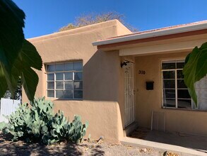 310 Madison St NE, Unit Front Unit 310 in Albuquerque, NM - Building Photo - Building Photo