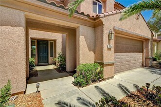 2556 Sturrock Dr in Henderson, NV - Foto de edificio - Building Photo
