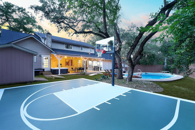3042 Quakertown Dr in San Antonio, TX - Building Photo - Building Photo