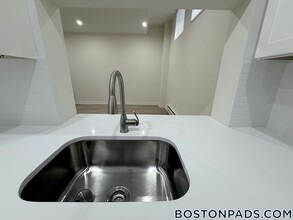 452 Park Dr in Boston, MA - Building Photo - Building Photo