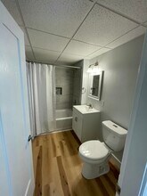 56 Chapel St, Unit 2 in Augusta, ME - Building Photo - Building Photo