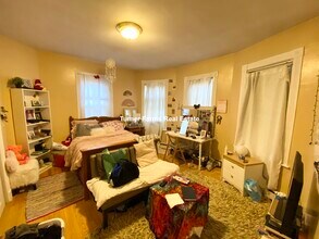 8 Eldora St, Unit 1 in Boston, MA - Foto de edificio - Building Photo