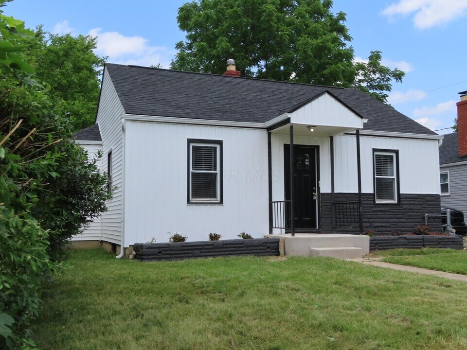 1794 Republic Ave in Columbus, OH - Building Photo