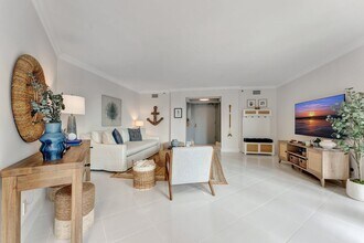 120 SE 5th Ave in Boca Raton, FL - Building Photo - Building Photo