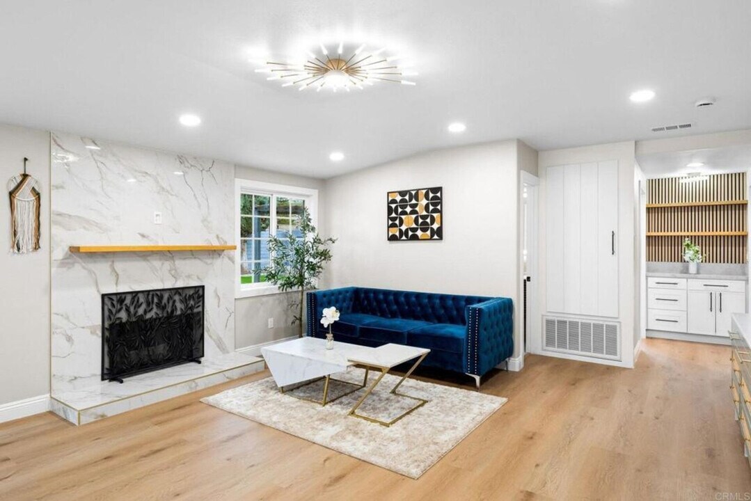 13824 Powers Rd in Poway, CA - Building Photo