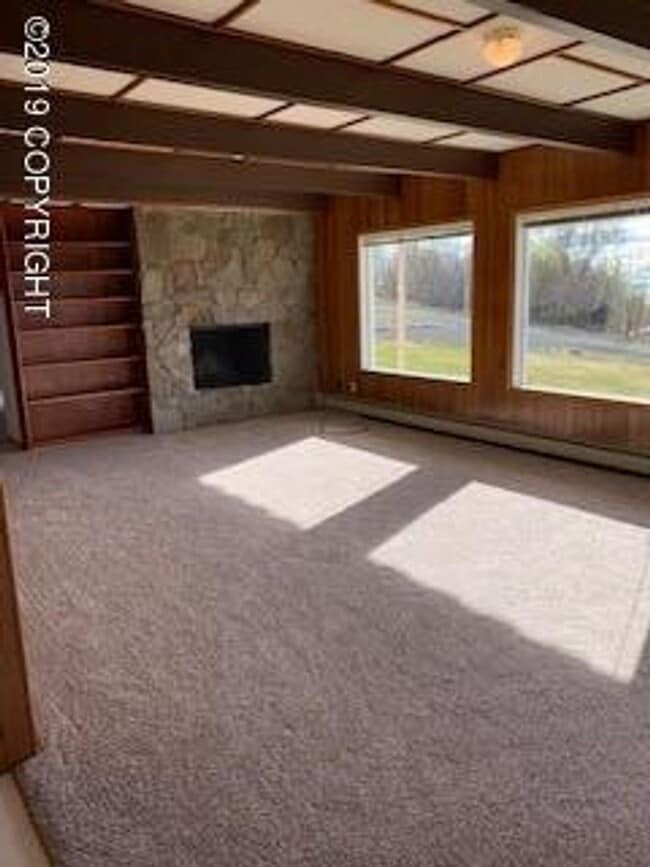 7805 Upper Huffman Rd in Anchorage, AK - Building Photo - Building Photo