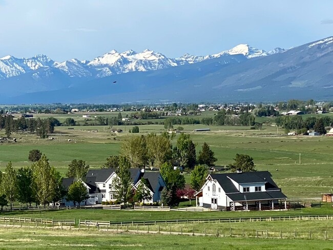 1183 Hard Rock Rd in Corvallis, MT - Building Photo - Building Photo