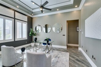 394 Highland Hills Ct in Las Vegas, NV - Building Photo - Building Photo