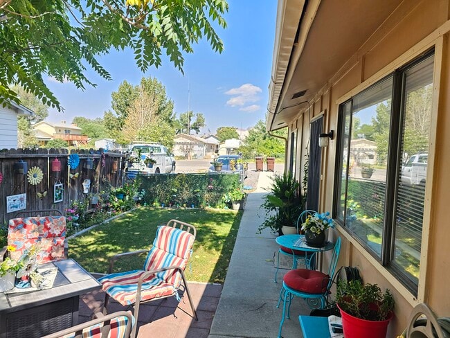 property at 2-3252 Mesa Ave