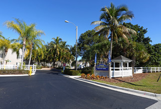 Osprey’s Landing in Naples, FL - Building Photo - Building Photo