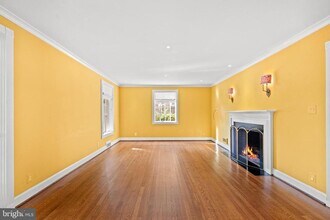 6045 Edgewood Terrace in Alexandria, VA - Building Photo - Building Photo