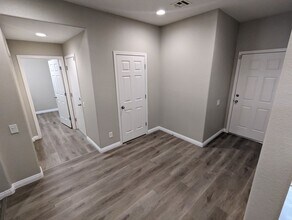 2782 Lochleven Way in Henderson, NV - Building Photo - Building Photo