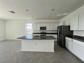 131 Mangrove Shade Cir in Apollo Beach, FL - Building Photo - Building Photo