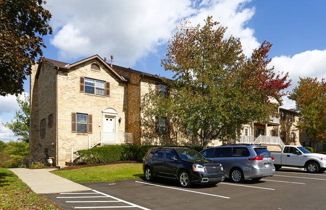 Laurelwood Apartments and Townhouses