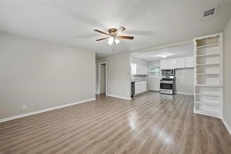 1201 Park Dr in Denison, TX - Foto de edificio - Building Photo