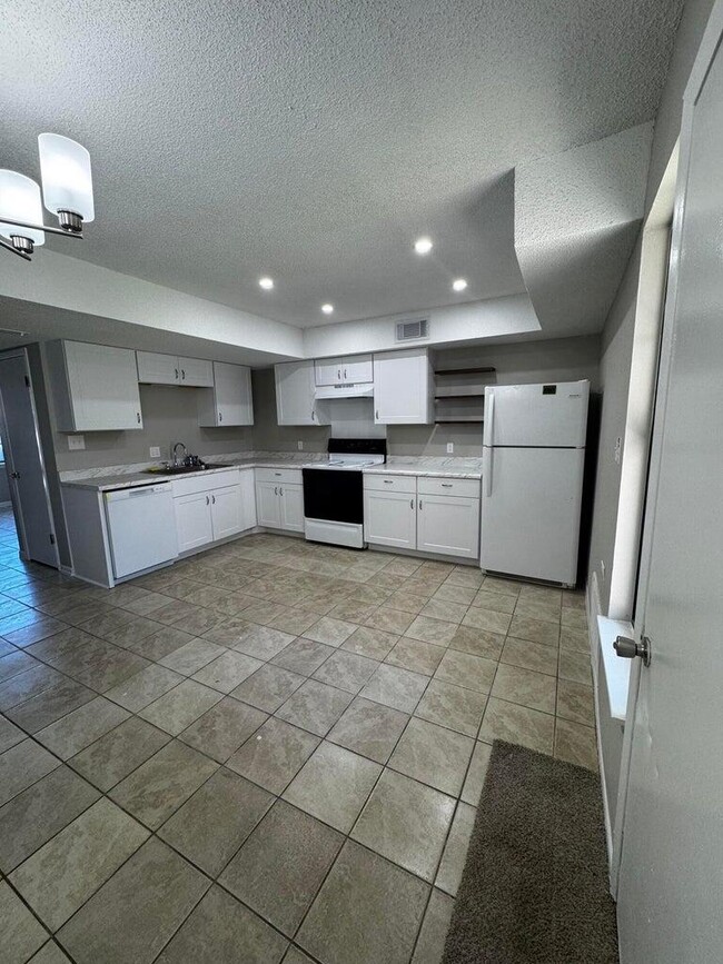 700 Terrance Ct in Fort Walton Beach, FL - Building Photo - Building Photo