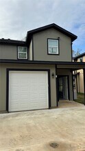 169 S 10th St in Conroe, TX - Building Photo - Building Photo