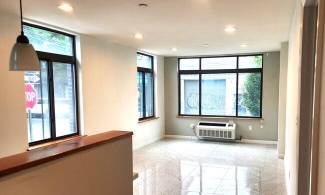 2716 18th St, Unit Apt. 1