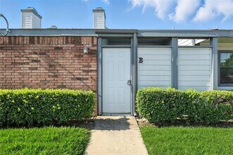 606 Bellaire Dr in Hurst, TX - Building Photo - Building Photo