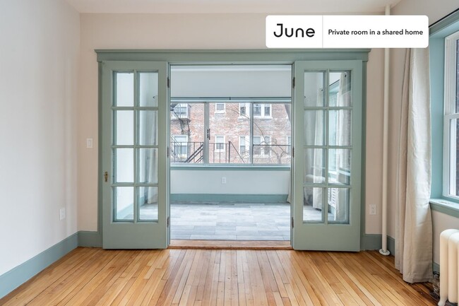 Private bedroom in 2 bed/1 bath Home in Boston, MA - Building Photo - Building Photo