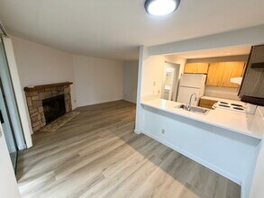 17413 119th Ln SE in Renton, WA - Foto de edificio - Building Photo