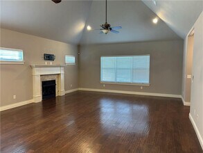 5912 W Willow St in Rogers, AR - Building Photo - Building Photo