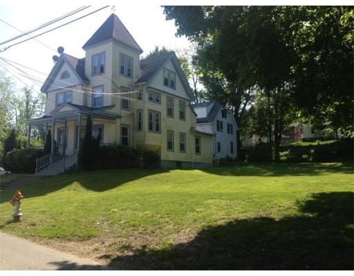 209 E Main St in Marlborough, MA - Building Photo