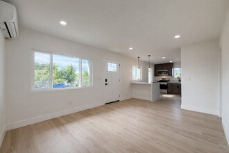 1609-1611 Burton St in San Diego, CA - Building Photo - Building Photo